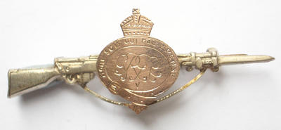 Grenadier Guards 1914 silver gold rifle sweetheart brooch