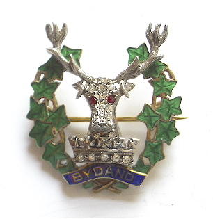 Gordon Highlanders 1990 silver diamante regimental brooch with case