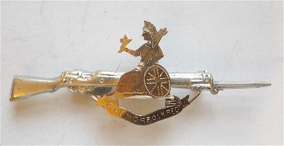 Norfolk Regiment 1915 silver rifle sweetheart brooch