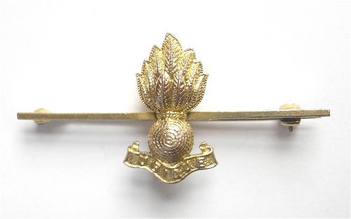 Royal Engineers 1950 hallmarked gold grenade sweetheart brooch