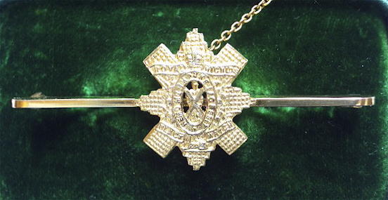WW1 Black Watch gold regimental sweetheart brooch