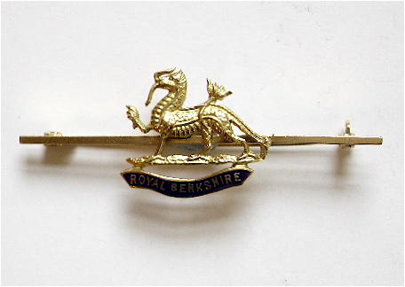 Royal Berkshire Regiment 1950 gold and enamel sweetheart brooch