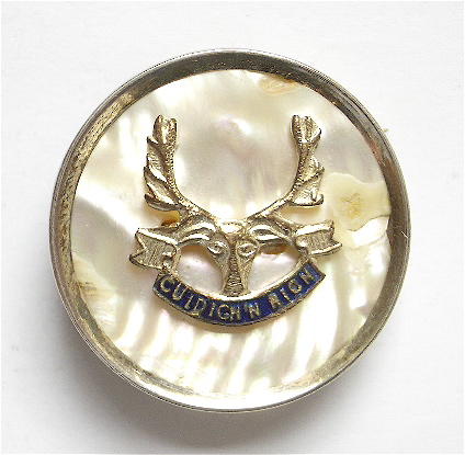 WW1 Seaforth Highlanders mother of pearl silver rim sweetheart brooch