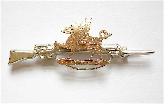 Monmouthshire Regiment 1915 silver rifle sweetheart brooch