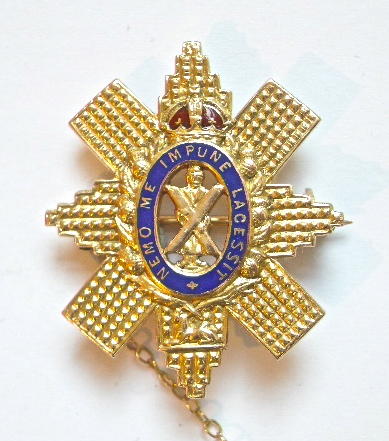 Black Watch Royal Highlanders gold and enamel sweetheart brooch