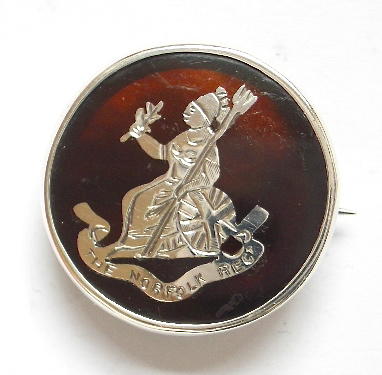 Norfolk Regiment 1915 hallmarked silver sweetheart brooch