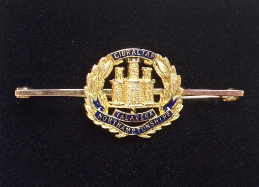 Northamptonshire Regiment gold and enamel sweetheart brooch