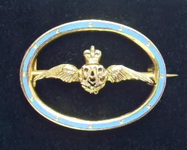 Royal Air Force wing 1965 hallmarked gold RAF sweetheart brooch