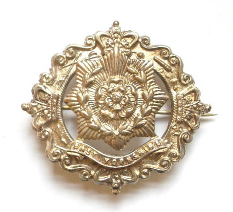 East Yorkshire Regiment 1895 hallmarked silver sweetheart brooch