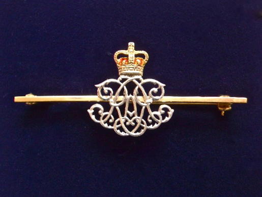 Royal Artillery 1965 gold and enamel regimental brooch by Garrard