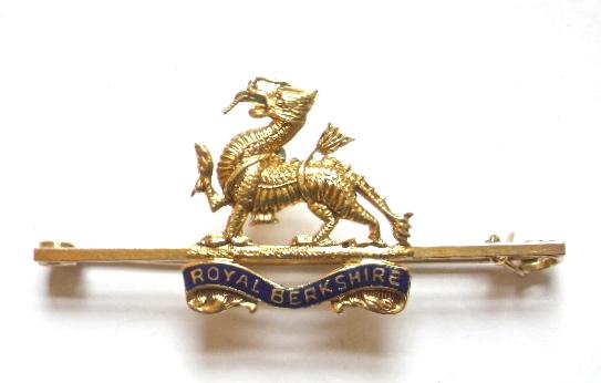 Royal Berkshire Regiment gold and enamel sweetheart brooch 