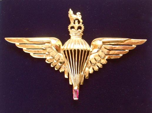 Parachute Regiment sweetheart brooch and presentation case