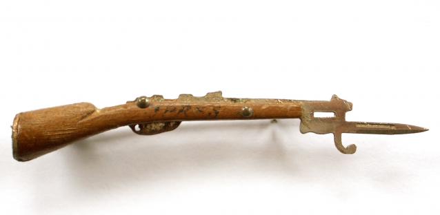 WW1 Ypres Battle Rifle Bayonet Sweetheart Brooch.