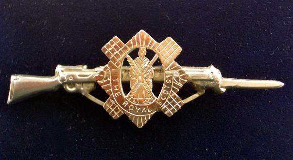 WW1 The Royal Scots 1915 Hallmarked Silver & Gold Rifle Scottish Regimental Sweetheart Brooch.
