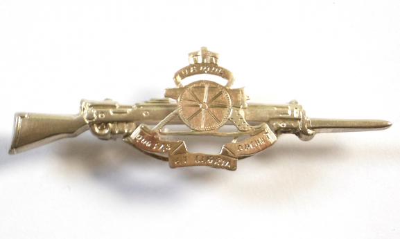 WW1 Royal Artillery 1915 Hallmarked Silver & Gold Rifle Sweetheart Brooch.