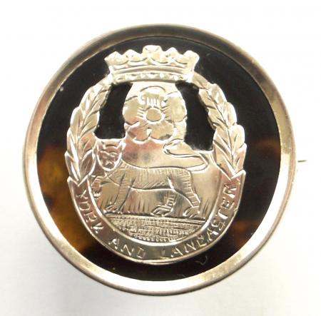 WW1 York & Lancaster Regiment silver rim sweetheart brooch