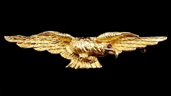 WW2 Royal Air Force 9ct Gold RAF eagle style brooch