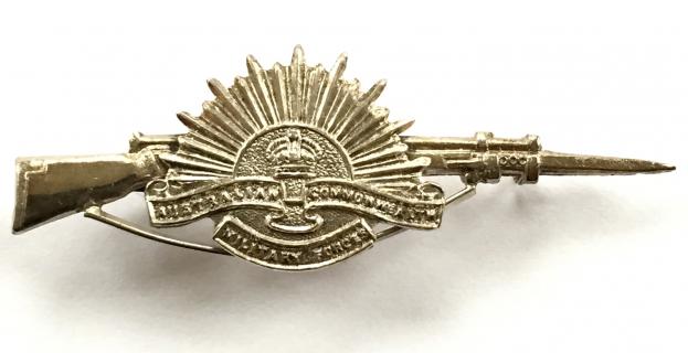 WW1 Australian Commonwealth Military Forces Silver Rifle Sweetheart Brooch.