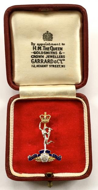 EIIR Royal Corps of Signals 1962 Hallmarked Gold & Enamel Regimental Sweetheart Brooch & Presentation Case by Garrard & Co, London.