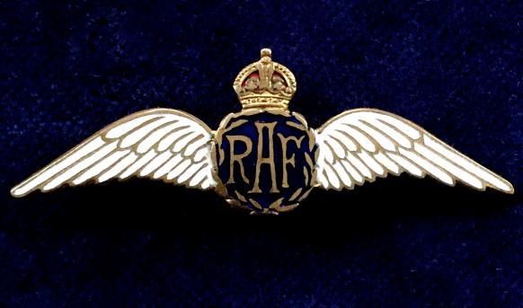 WW2 Royal Air Force Pilot's Wing RAF Gilt & Enamel Sweetheart Brooch made by Stratton Birmingham.