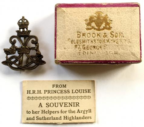 Argyll & Sutherland Highlanders Numbered Badge, Great War Souvenir From H.R.H. Princess Louise with Presentation Card & Case.