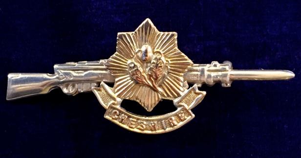 WW1 Cheshire Regiment Silver & Gold Rifle Sweetheart Brooch by Charles Usher.