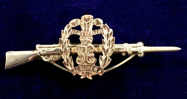 WW1 The Duke of Cambridge's Own Middlesex Regiment, 1914 Hallmarked Silver & Gold Rifle Sweetheart Brooch.