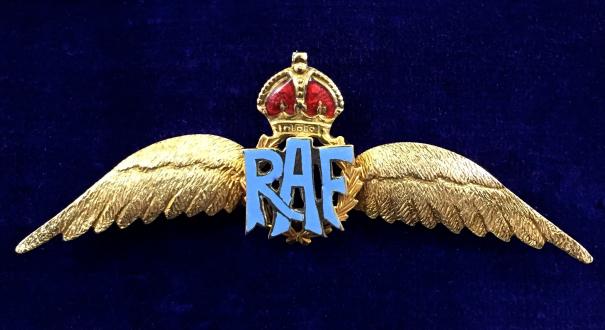 WW2 Royal Air Force Pilot's Wing Gold & Enamel RAF Sweetheart Brooch.