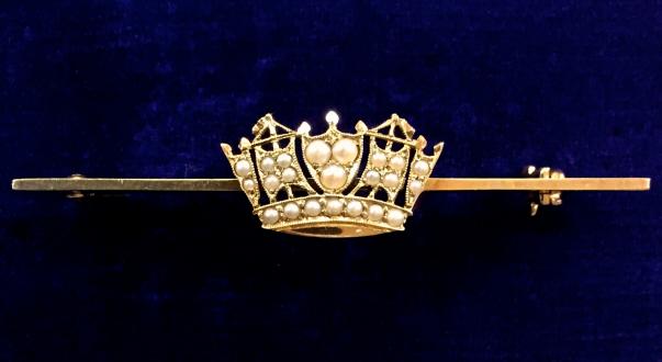 Royal Navy and Merchant Navy, 14 Carat Gold & Pearl Nautical Crown Brooch.