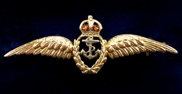 Royal Navy Fleet Air Arm pilot's wing gold FAA sweetheart brooch