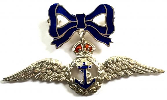 WW2 Royal Navy, Fleet Air Arm Pilot's Wing Silver & Enamel Sweetheart Bow Suspension Brooch.