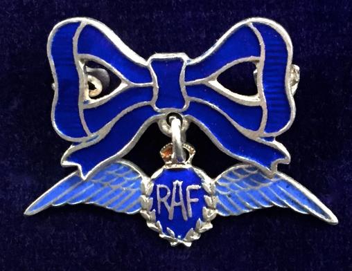 WW2 Royal Air Force Pilot's Wing Silver & Enamel Bow Suspended RAF Sweetheart Brooch.
