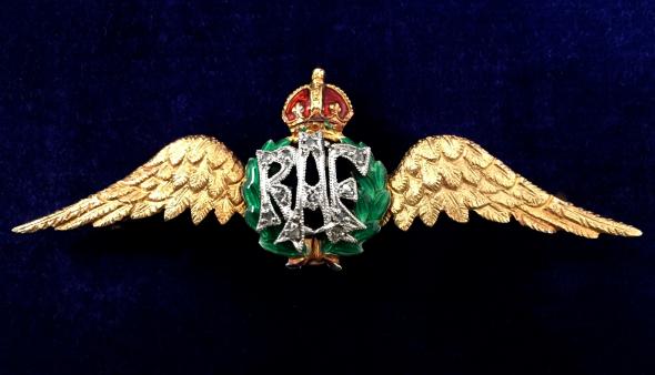 WW1 Royal Air Force Pilot's Wing Transitional Period 15ct Gold & Diamond RAF Sweetheart Brooch.
