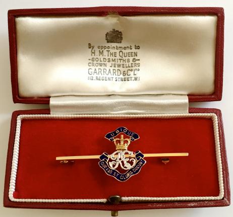 EIIR Royal Engineers 1956 Hallmarked Gold & Enamel 'RE' Monogram Sweetheart Brooch in Presentation Case by Garrard.