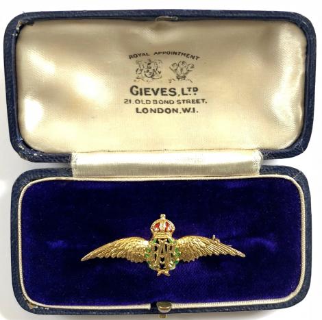 Royal Air Force pilot's wing gold RAF sweetheart brooch in Gieves presentation case