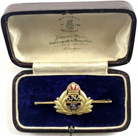 Royal Naval Reserve RNR gold brooch and case