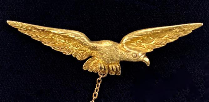 Royal Air Force 15 carat gold RAF eagle brooch