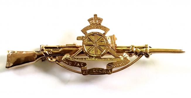WW1 Royal Artillery 9 carat gold rifle sweetheart brooch
