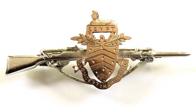 Gloucestershire Regiment 1915 silver & gold rifle sweetheart brooch