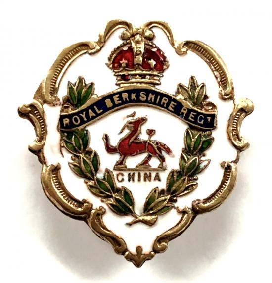 WW1 Royal Berkshire Regiment white faced enamel sweetheart brooch