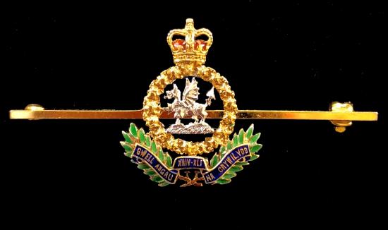 Royal Regiment of Wales 1969 gold regimental brooch by Garrard & Co London