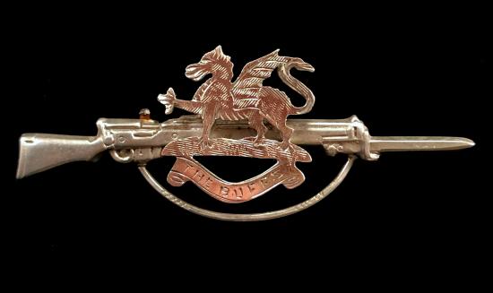 The Buffs Regiment 1917 silver rifle sweetheart brooch