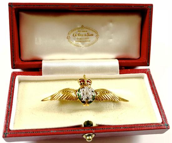 Royal Air Force Pilot's Wing gold and diamond RAF sweetheart brooch