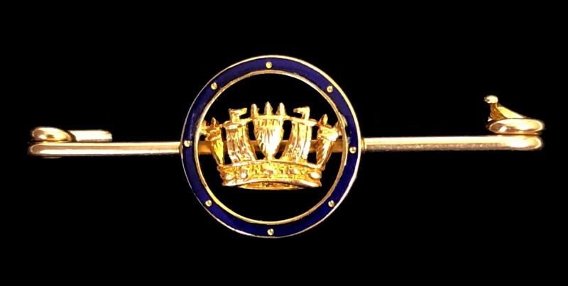 Royal Navy and Merchant Services 15ct gold nautical crown brooch