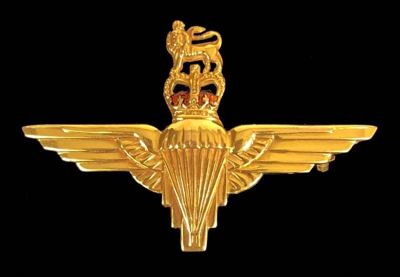 Parachute Regiment 1970 Hallmarked Gold & Enamel Regimental Brooch by Garrard & Co, London.