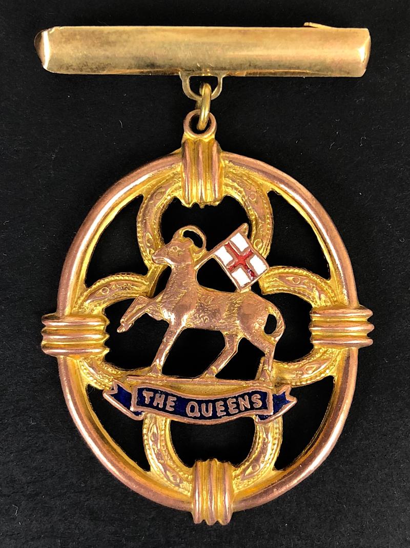 The Queens Regiment gilt and enamel sweetheart brooc