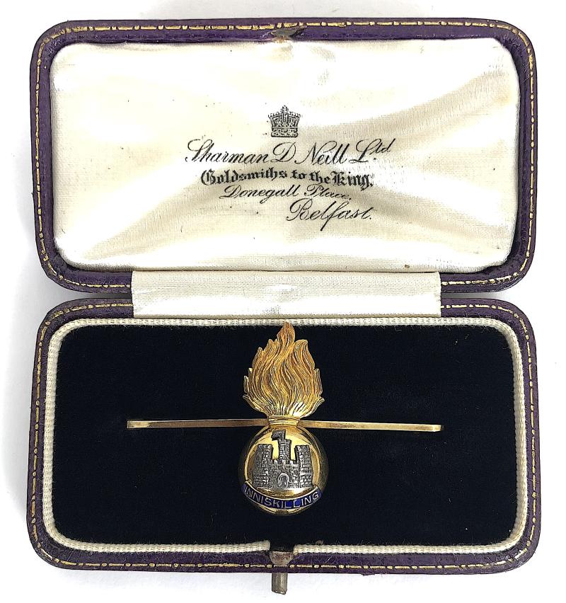 Royal Inniskilling Fusiliers 15ct gold Irish regimental brooch & Sharman D.Neill case