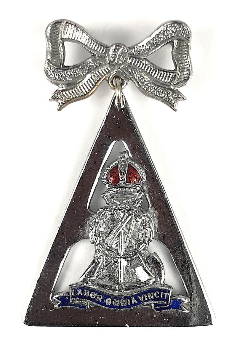 WW2 Pioneer Corps enamel sweetheart bow regimental brooch